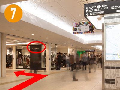 まっすぐ進んでいくと通路左手にアパレルショップ「OHARA」さんがあります。目の前の通路を左手に曲がります。そのまま道なりにまっすぐ進みます。