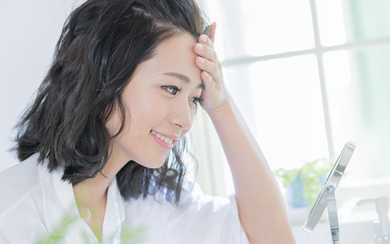 お顔の気になる箇所にヒアルロン酸を注入