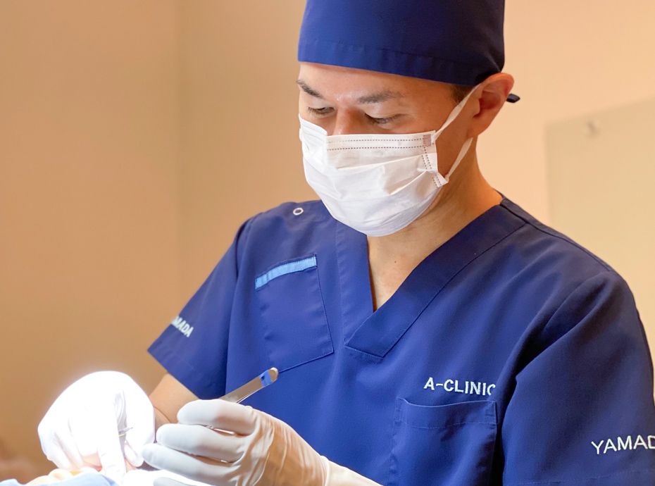 A式美肌たるみ切開は、A CLINICオリジナルのメニューです。